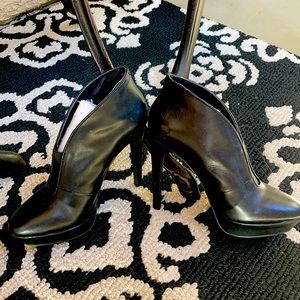 Black leather women’s boots